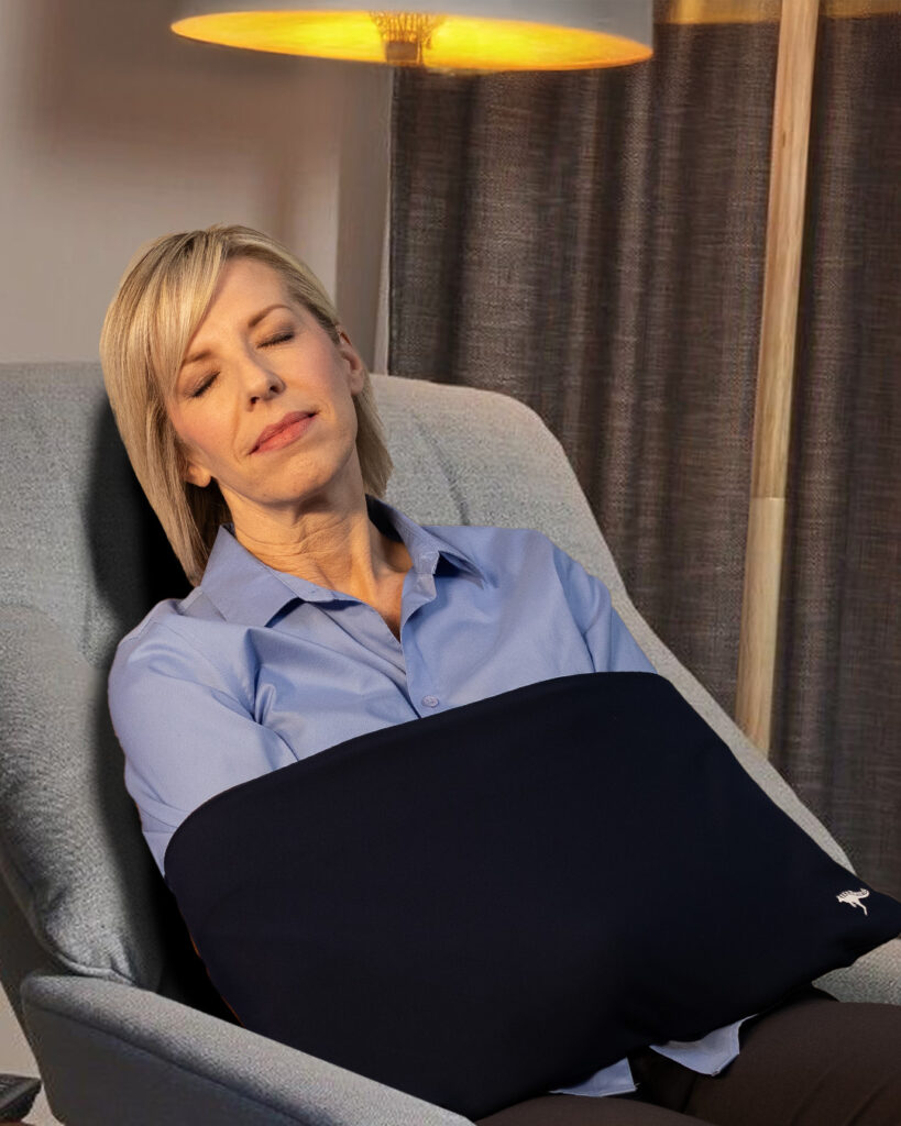 ArmsEzzz_female_sleeping_on_armchair