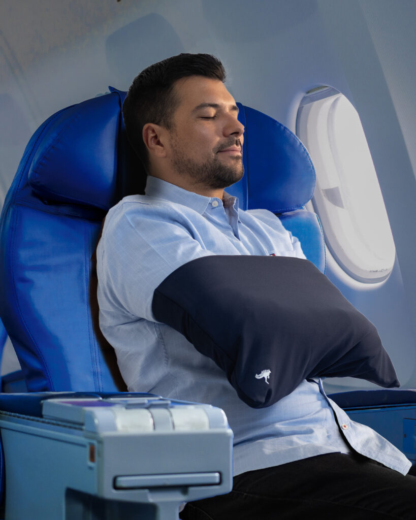 ArmsEzzz_male_sleeping_on_plane